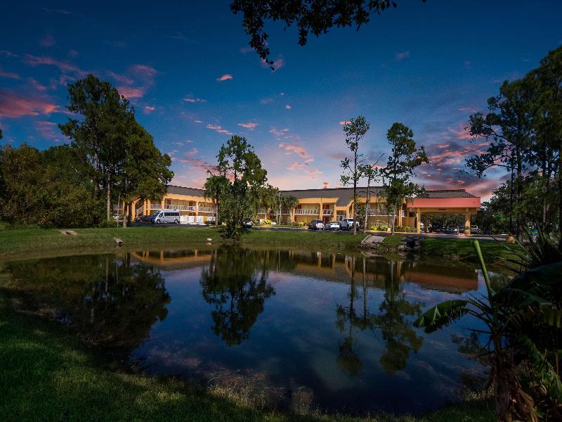 SureStay Hotel by Best Western St. Pete Clearwater image
