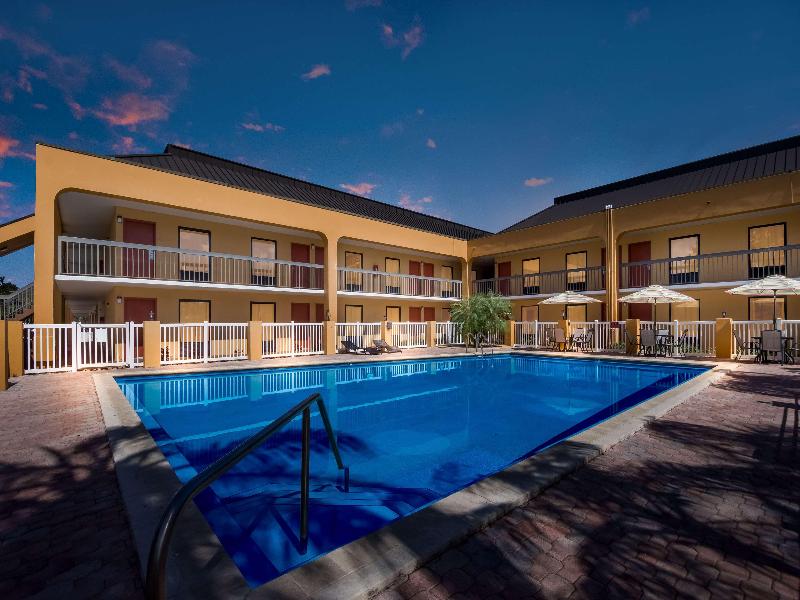 SureStay Hotel by Best Western St. Pete Clearwater image
