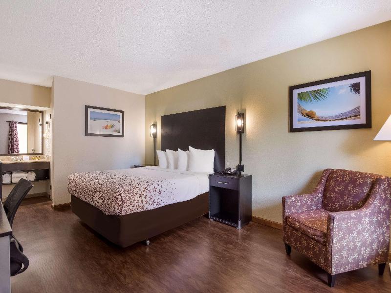 SureStay Hotel by Best Western St. Pete Clearwater image