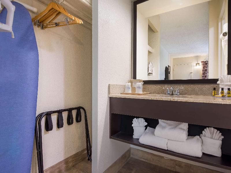 SureStay Hotel by Best Western St. Pete Clearwater image