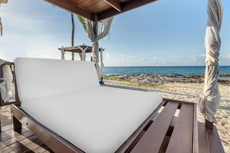 Hilton Vacation Club Flamingo Beach St. Maarten image