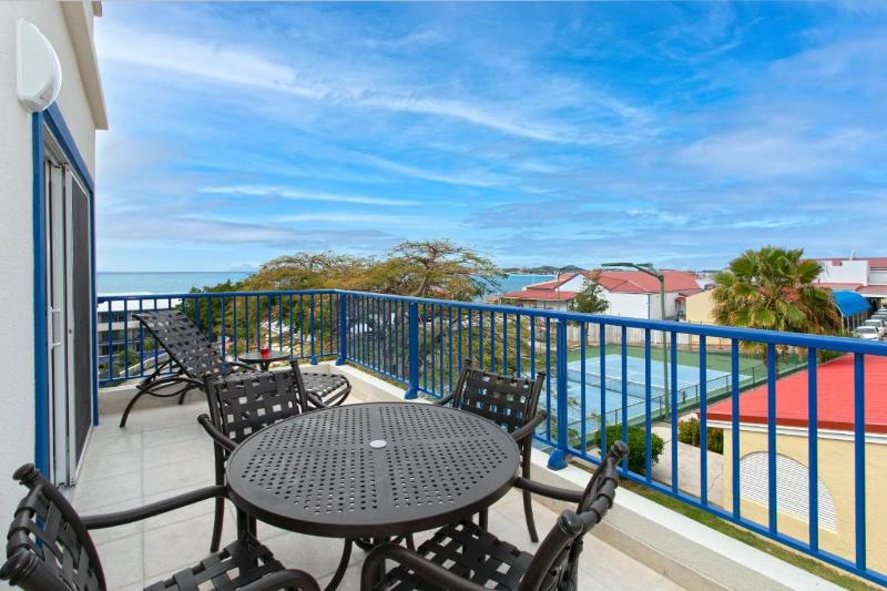 Hilton Vacation Club Flamingo Beach St. Maarten image