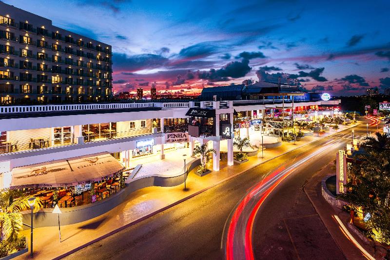 Sonesta Maho Beach Resort, Casino and Spa image
