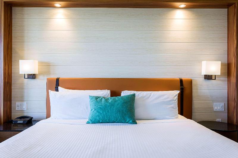 Sonesta Maho Beach Resort, Casino and Spa image