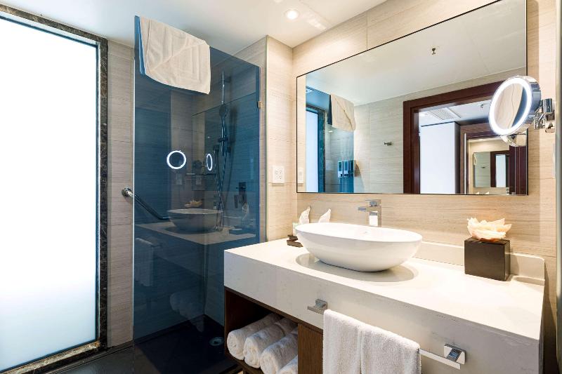 Sonesta Maho Beach Resort, Casino and Spa image