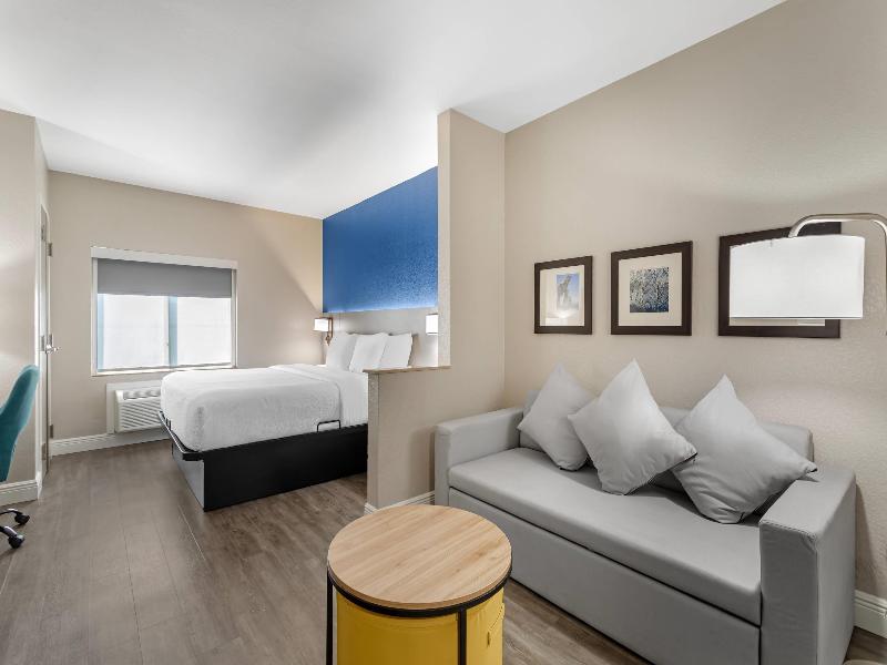 Comfort Suites West Jacksonville image