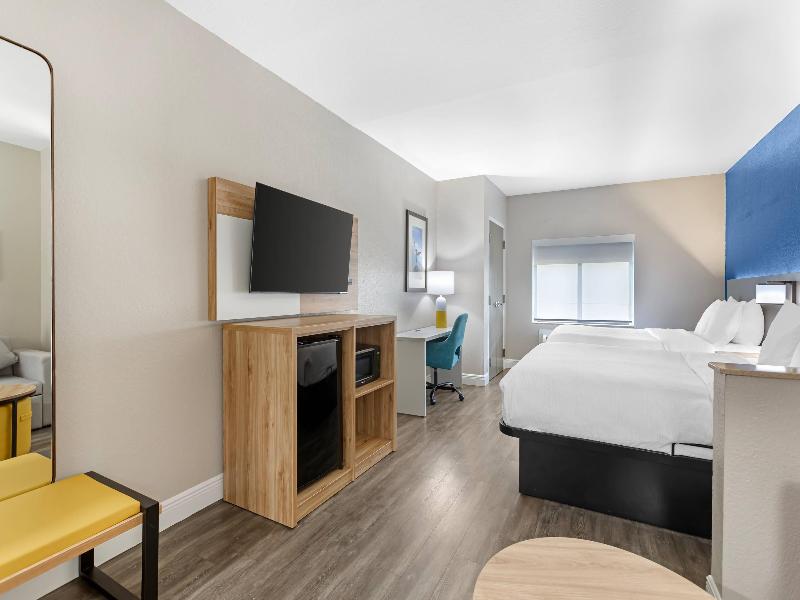 Comfort Suites West Jacksonville image