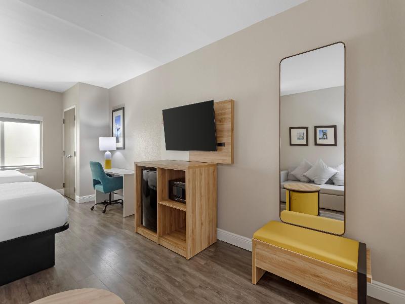 Comfort Suites West Jacksonville image