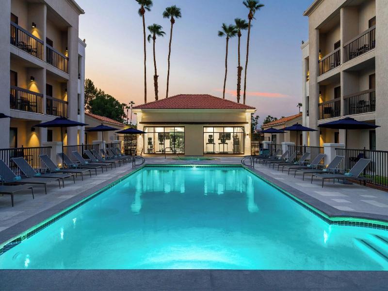 Courtyard Palm Springs image