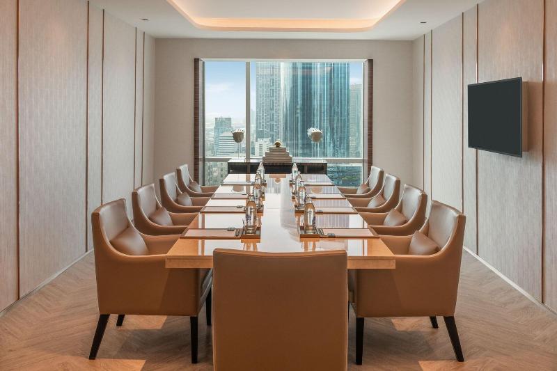 Le Meridien Bangkok image