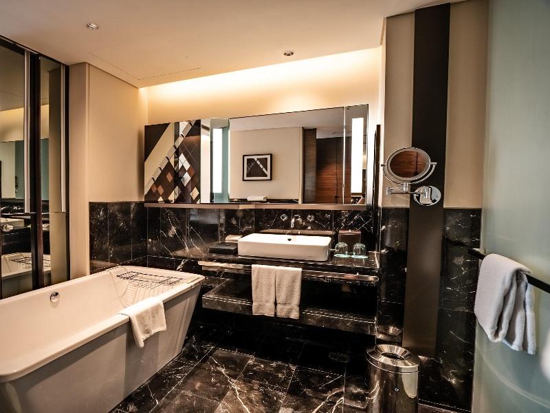 Le Meridien Bangkok image