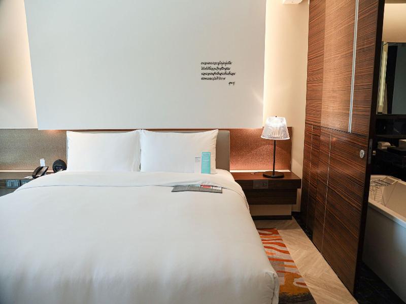 Le Meridien Bangkok image