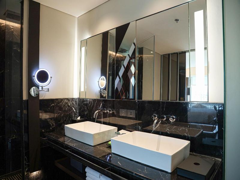 Le Meridien Bangkok image