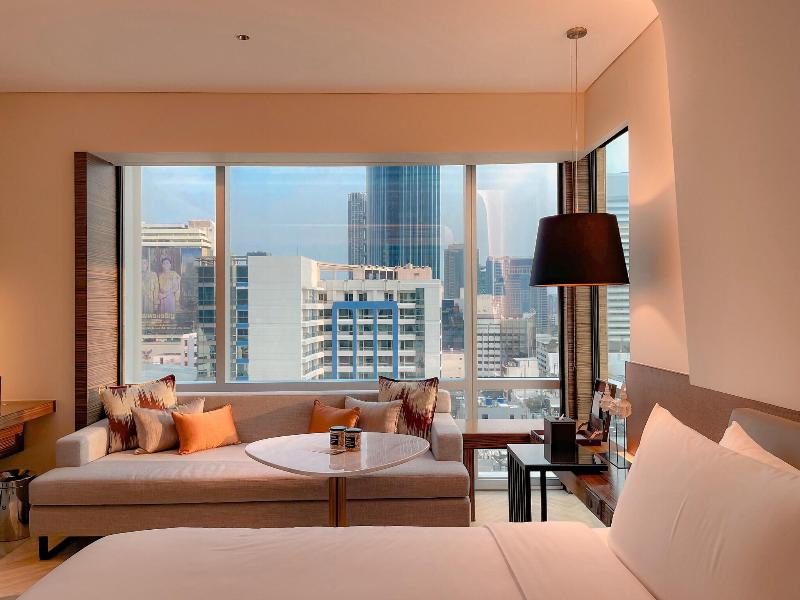 Le Meridien Bangkok image