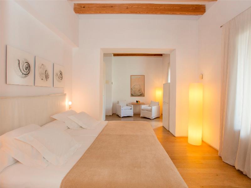 Convent de la Missio image