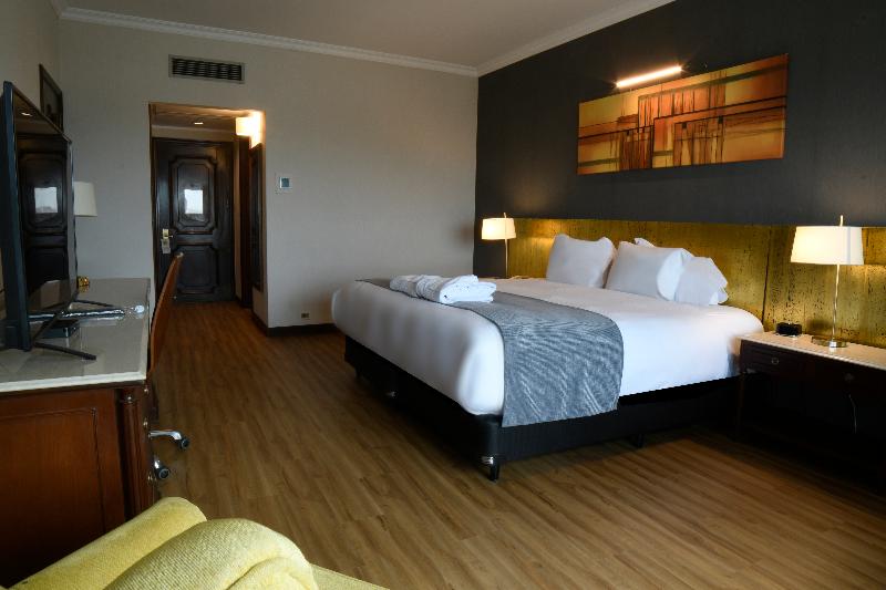 Radisson Montevideo image