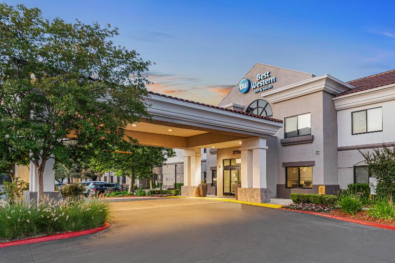 Best Western Valencia/Six Flags Inn & Suites
