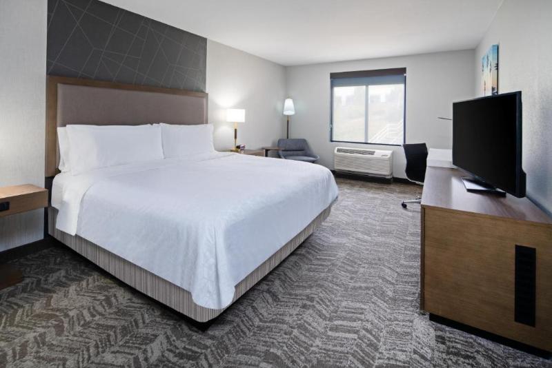 Best Western Valencia/Six Flags Inn & Suites photo 8
