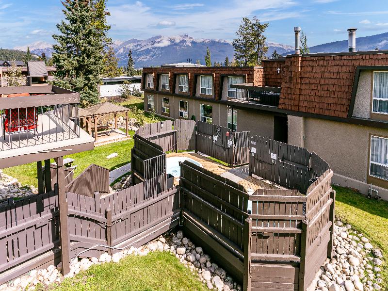 Tonquin Inn