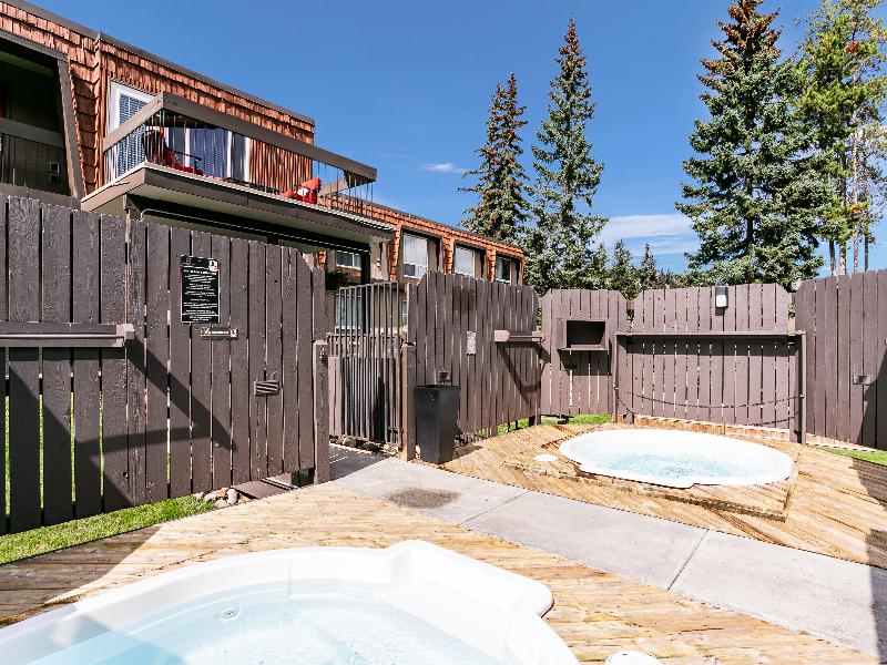 Tonquin Inn