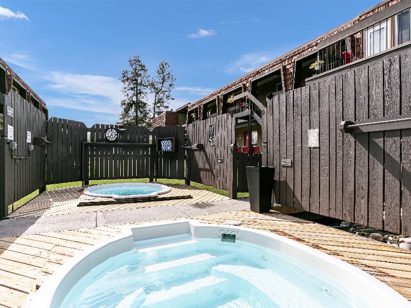 Tonquin Inn