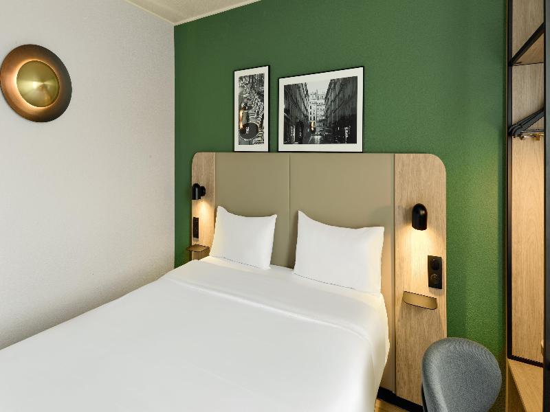 Campanile Paris Est Pantin image