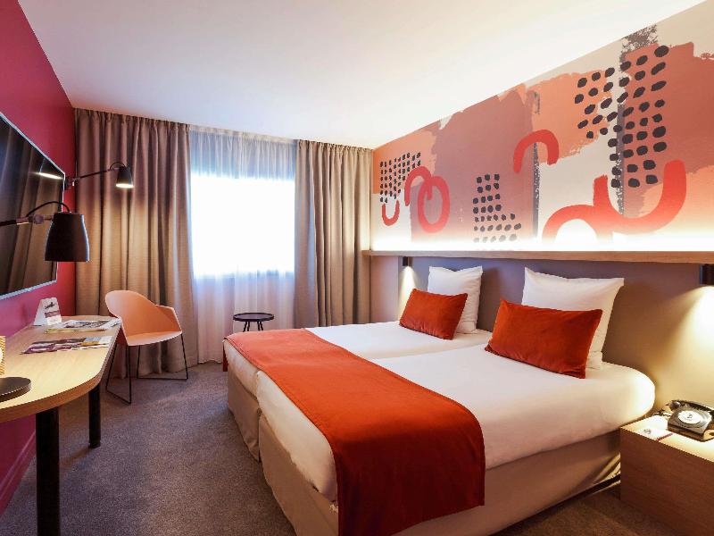 Mercure Lyon Charbonnieres image