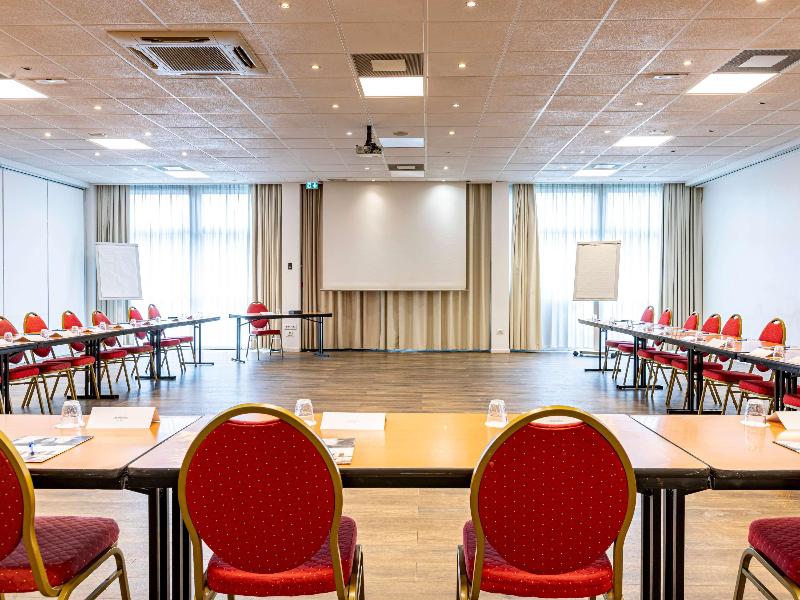 Mercure Paris Le Bourget Hotel image