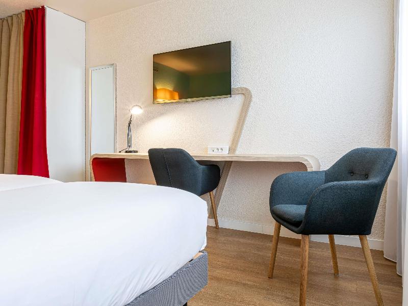 Mercure Paris Le Bourget Hotel image