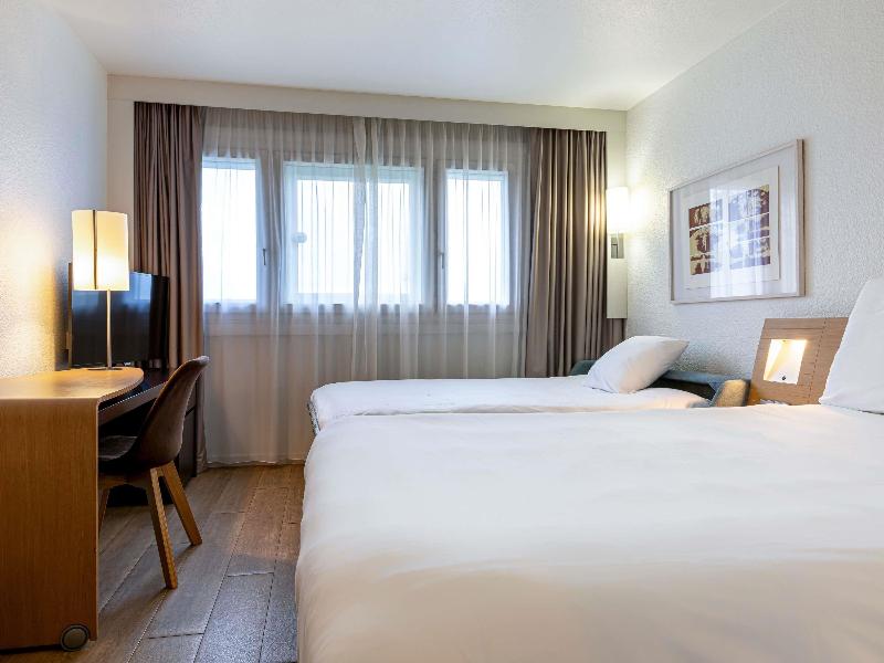 Mercure Paris Le Bourget Hotel image