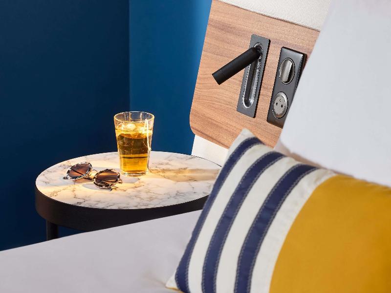 Mercure Caen Centre Port de Plaisance image
