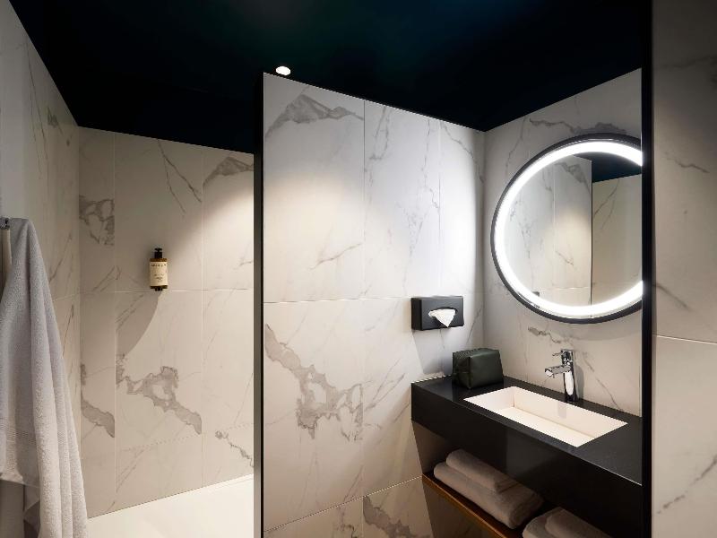Mercure Caen Centre Port de Plaisance image