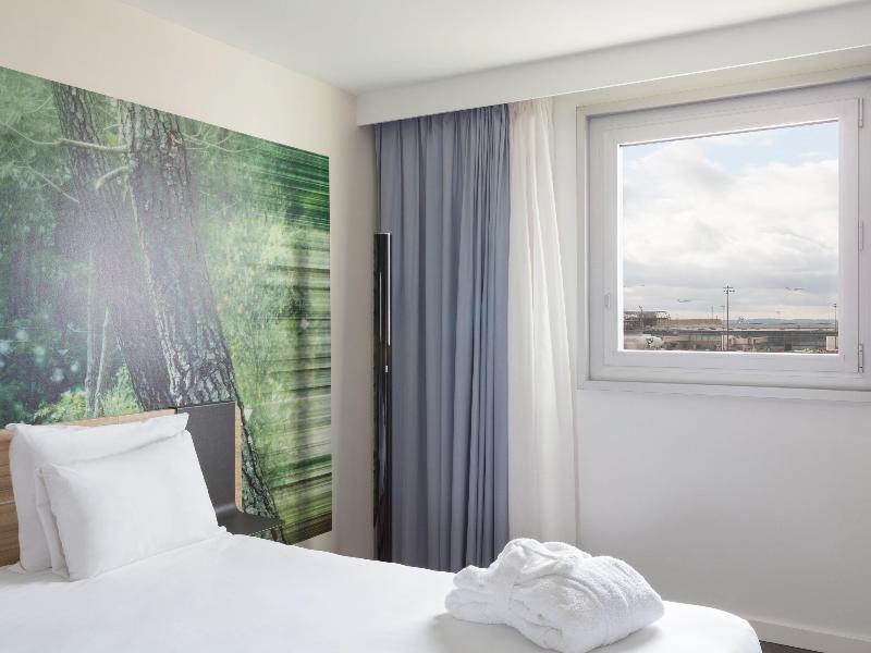 Novotel Paris CDG Airport image