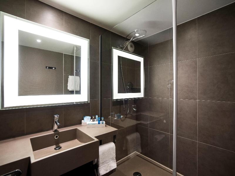 Novotel Paris CDG Airport image
