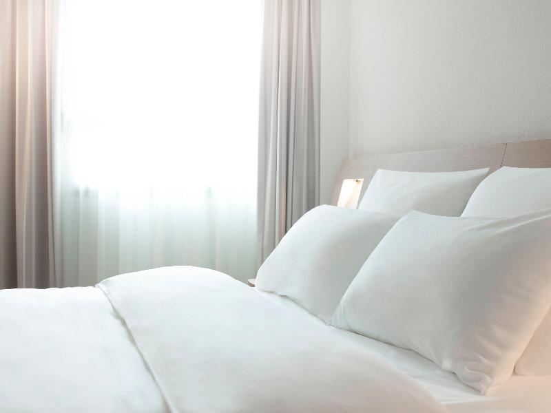 Novotel Paris CDG Airport image