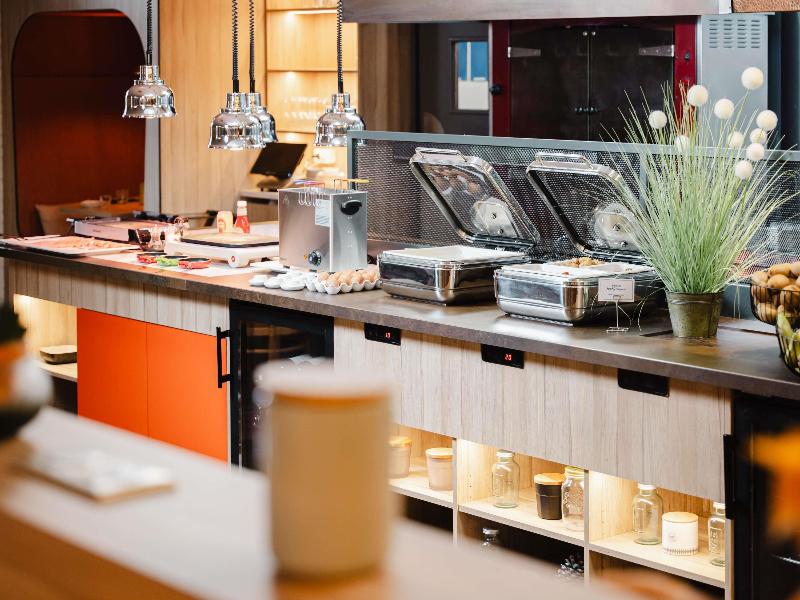 Mercure Lille Aeroport image