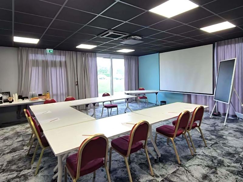 Mercure Lyon Est Villefontain image