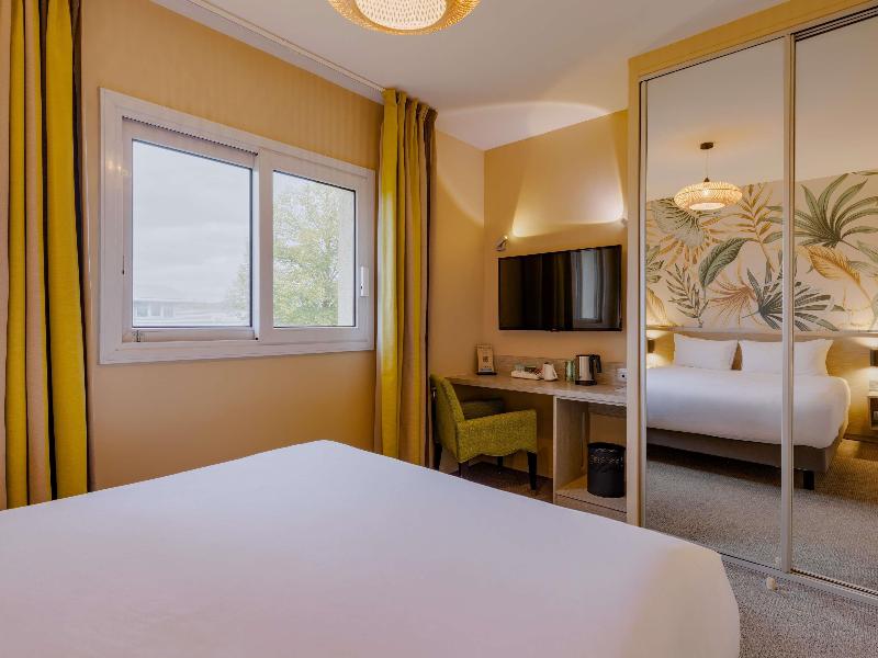 Mercure Lyon Est Villefontain image