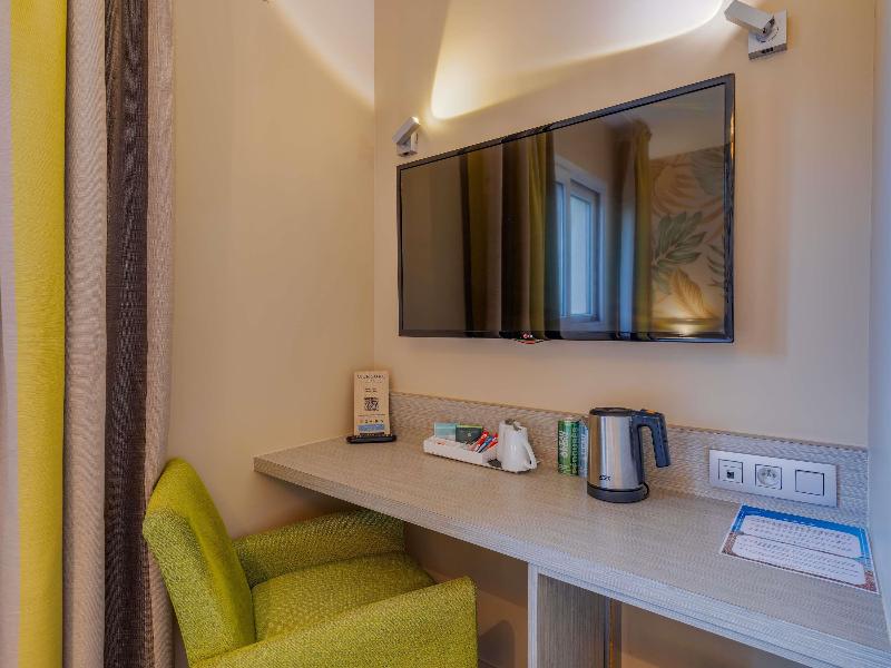 Mercure Lyon Est Villefontain image