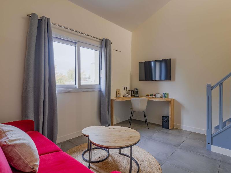 Mercure Lyon Est Villefontain image