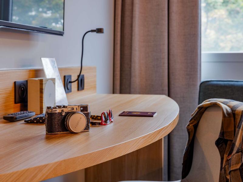 Mercure Lyon Est Villefontain image