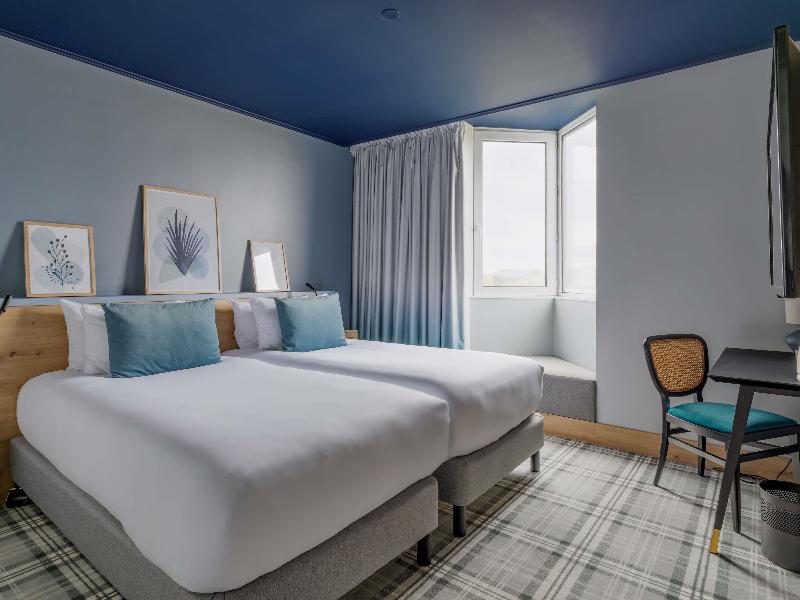 Mercure Lyon Est Villefontain image