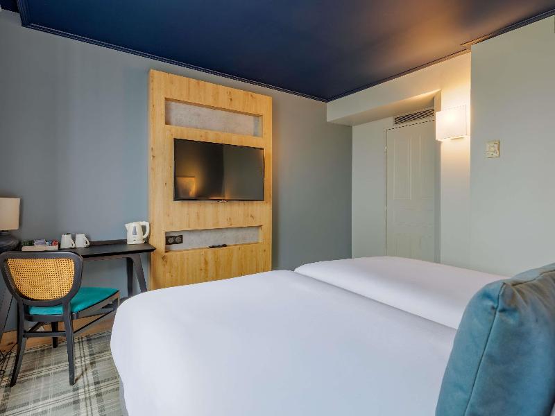 Mercure Lyon Est Villefontain image