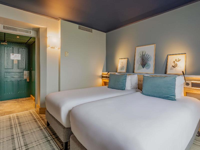 Mercure Lyon Est Villefontain image