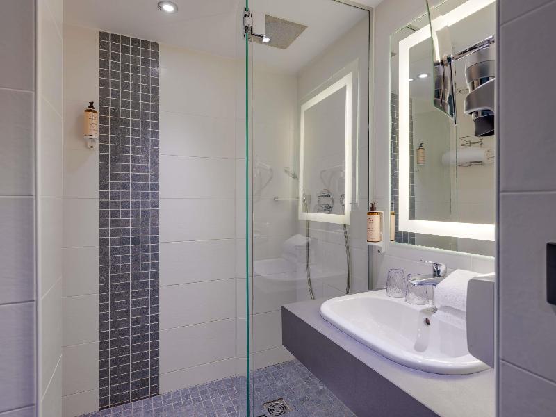 Mercure Lyon Est Villefontain image