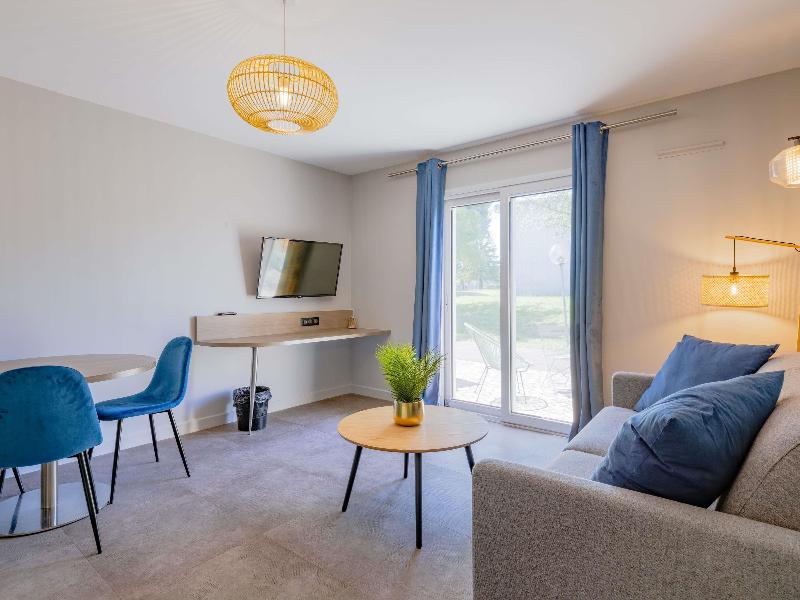 Mercure Lyon Est Villefontain image