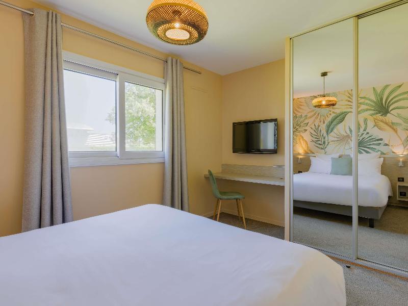 Mercure Lyon Est Villefontain image