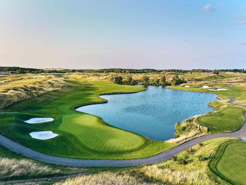 Novotel Saint Quentin Golf National image