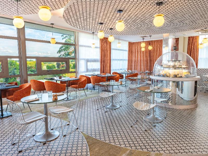 Novotel Saint Quentin Golf National image