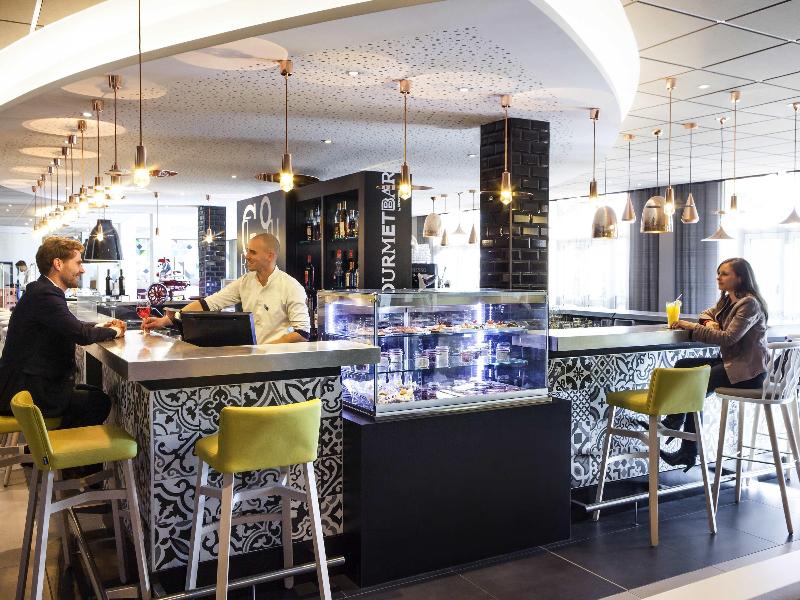 Novotel Saint Quentin Golf National image